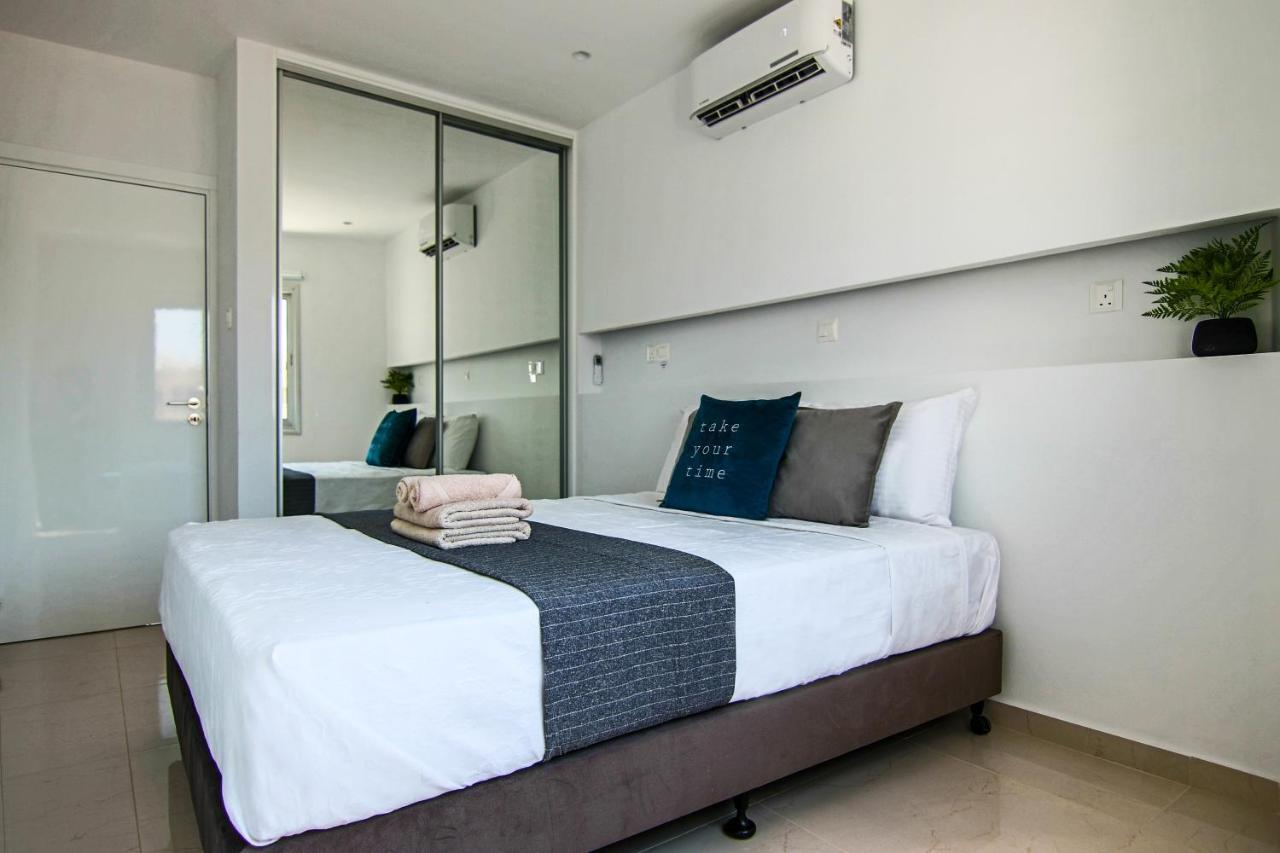 Phaedrus Living: Seaside Luxury Flat Lighthouse 65 Leilighet Paphos Eksteriør bilde