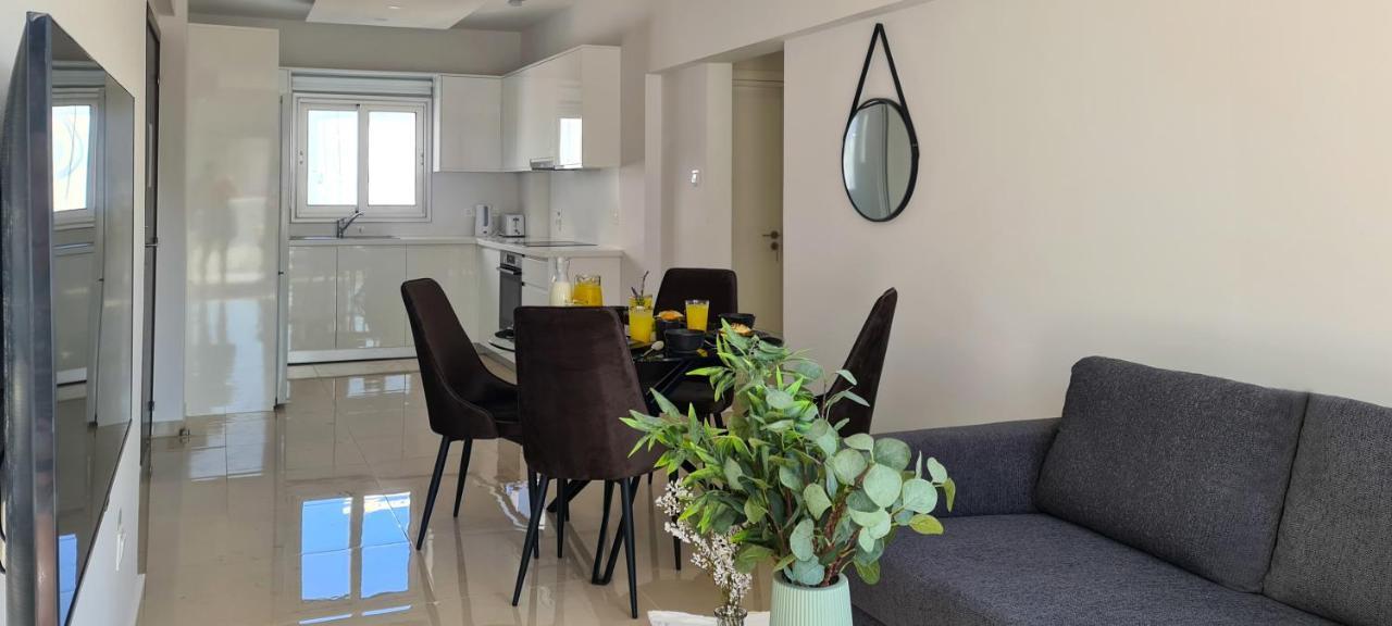 Phaedrus Living: Seaside Luxury Flat Lighthouse 65 Leilighet Paphos Eksteriør bilde